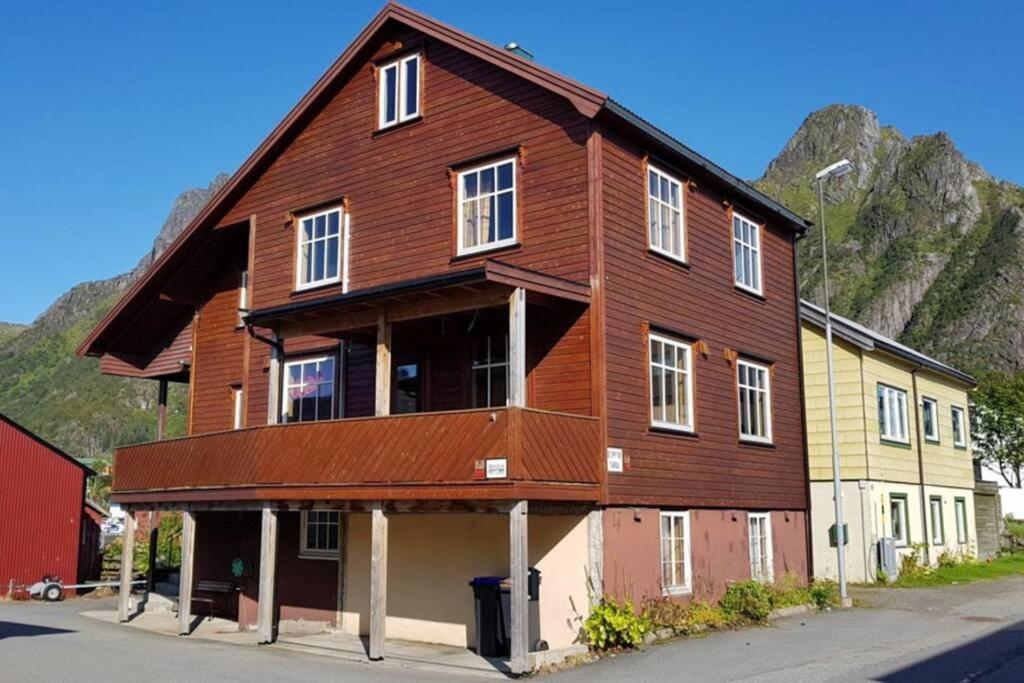 Koselig Hus I Havna Apartment Svolvaer Ngoại thất bức ảnh